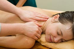 ayurveda back massage